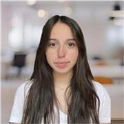 Estudiante con certificado C1 de inglés y experiencia con niños entre 4-13 años