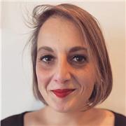 Insegnante per lezioni, ripetizioni e assistenza nei compiti (materie: italiano, diritto, storia e inglese)