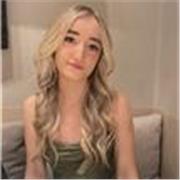Profesora de inglés nativa con 7meses de experiencia, con muchas ganas de enseñar , responsable y organizada 