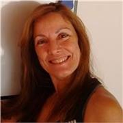 Profesora de Matemática ofrece sus enseñanzas a alumnos de primaria y Secundaria
