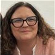 Profesora con más de 20 años de experiencia imparte clases de matemáticas, física, química y biología de ESO y bachillerato. 