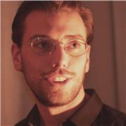 Neo-laureato in Design ed ex studente geometri impartisce lezioni di grafica, storia dell'arte e materie per geometri