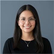 Professeure native d'espagnol, titulaire d'un Master en Management & Commerce International, donne des cours personnalisés.