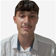 Diplomato in sistemi informativi aziendali, insegneró diritto delle scuole superiori