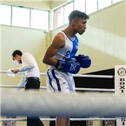 Atleta pugile , insegna tecniche di pugilato in italiano e spagnolo, per atleti amatori e agonist, con sessione di preparazione Atletica e tecnica