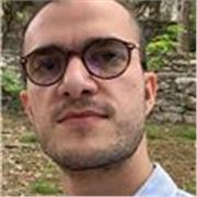 professeur dans le domaine de la gestion et de la production de la cuisine européenne et italienne