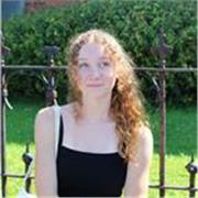 Disponibile ad aiutare a studiare e a spiegare a ragazze/i dalle elementari fino alle superiori