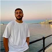 Laureato in scienze motorie impartisce lezioni di biologia per studenti dalle elementari alle superiori