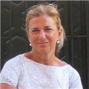 Laureata in Sociologia impartisce lezioni private di sociologia, psicologia, inglese, tedesco, storia dell'arte, letteratura