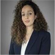 36 ans Marokkanerin, zweisprachig Arabisch–Französisch, fließend Englisch. Keine ausgebildete Lehrerin aber sehr gute Französisch.