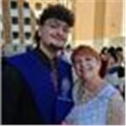 Soy una persona dedicada a la que le gusta mucho enseñar. Me gustaría dar clases a cualquier persona que tenga ganas aprender. 