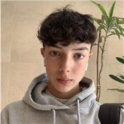 estudiante de bachillerato con experiencia con talento para los niños