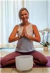 Insegnante di anukalana yoga e yoga in gravidanza propone lezioni private o a piccoli gruppi