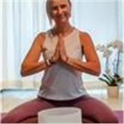 Insegnante di Anukalana yoga e yoga in Gravidanza propone lezioni private o a piccoli gruppi