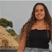 Profesora de inglés con nivel C1. Puedo dar clases tanto a niños como a adultos. Puedo desplazarme a cualquier sitio en Madrid y dar clases online