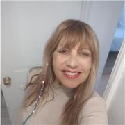 Licenciada, profesora general básica mención Inglés, diplomada de habilidades personales y profesionales