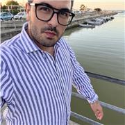 Mi rendo disponibile ad insegnare materie umanistiche e pedagogiche in particolare modo. Infine offro strategie d’apprendimento