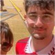 Estudiante de magisterio educación primaria con ganas de impartir clase de matemáticas o, si es necesario, cualquier otra materia