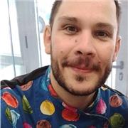 Soy un apasionado de mi trabajo a quien le encanta enseñar a los demás.