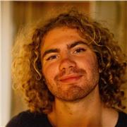 Cour de debutant à avancé de violon et d'alti et initiation à la guitare et au piano. Ainsi que cour de solfège et d'histoire