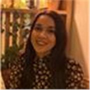 Hello everyone!
Soy Rafika, una apasionada de los idiomas (Inglés, Español y Catalán) con una misión clara: transmitir mi energía 
