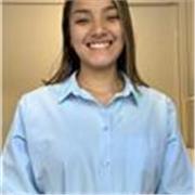 Profesor de primaria e infantil apta pa todas las edades. 