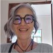 I give Hatha Vinyasa Yoga lessons online to improve your joy and suppleness.