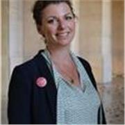 Diplômée en lettres supérieures et passionnée de littérature, je vous propose de vous faire aimer la langue française !