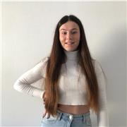 Me llamo Laia, tengo 20 años y actualmente estoy estudiando el tercer curso de artes escénicas. Me interesaría hacer clases de repaso de lengua catalana y literatura, lengua castellana y literatura, inglés, canto, piano, lenguaje musical o baile en Barcel