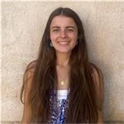 Soy Paula y soy docente en ESO, Bachillerato y FP de las áreas de Matemáticas aplicadas a las CCSS, Economía, ADE y Comercio