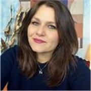 Formatrice e docente, giornalista e scrittrice, professionista nell'ambito della comunicazione.