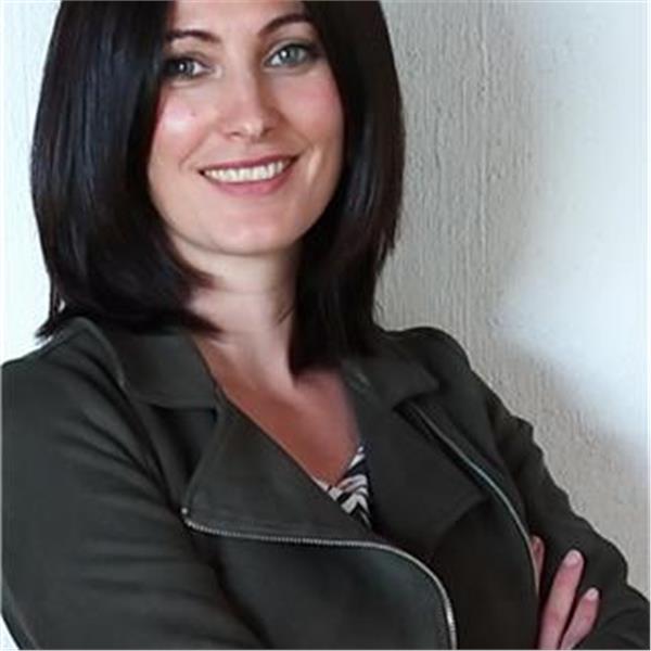 Claudia Deutsch als Fremdsprachelehrer in Innsbruck