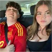 Soy estudiante de 2o de Bachillerato cientifico y puedo dar clases desde primaria hasta la ESO.