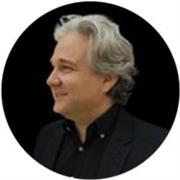 Me apasiona la Docencia y ayudar a los alumnos a alcanzar sus metas. Mi objetivo es inspirar a mis estudiantes a convertirse en profesionales altamente competentes y creativos en las áreas de Comunicación, Marketing e Inteligencia Artificial. 