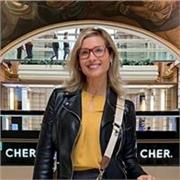 Mi chiamo Paola Sotelo, sono insegnante di arti visive e lingua e letteratura spagnola. Sono argentina, ho 39 anni, parlo perfetta
