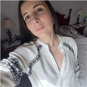 Graduada en Estudios Ingleses, en proceso de finalizar el Máster en Profesor de Educación Secundaria.