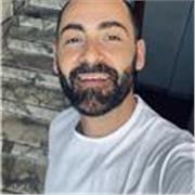 Laureato in filosofia e laurea magistrale in psicologia del lavoro