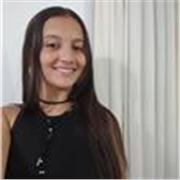 estudiante avanzada de inglés. exámenes de Cambridge Ket y pet aprobados