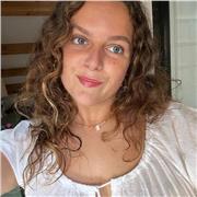 Estudiante de Filología Inglesa con experiencia como tutora particular a estudiantes de nivel ESO y Bachillerato.