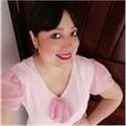 Maestra que imparte español