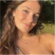 Profesora con cierta experiencia que imparte cualquier materia de la ESO y Bachillerato, con media de 9.8
