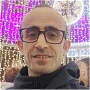 Me definiría como una persona paciente, organizada y apasionada por enseñar, con capacidad para explicar conceptos de manera clara