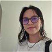 Profesora de inglés y francés. Con experiencia en niños y en adultos