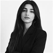 Ana dilim Türkçe olan, iletişim odaklı ve sabırlı bir dil eğitmeniyim.