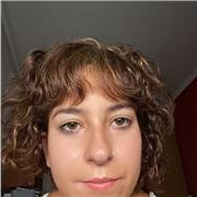 Estudiante de magisterio da clases de castellano a niños de primaria y educación secundaria