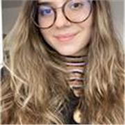 Campionessa regionale emiliana di grammatica italiana con una grande passione per la letteratura