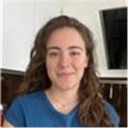 Studentessa al secondo anno di medicina con diploma scientifico sostiene ripetizioni di biologia e chimica