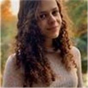 Laureata in Lingue e culture moderne. Offro ripetizioni di inglese e tedesco a livello base e intermedio