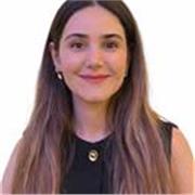 Profesora profesional de piano clásico e inglés, con experiencia enseñando a estudiantes de todas las edades