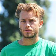 Personal trainer laureato in  Attività motoria preventiva ed adattata  offre allenamenti individuali/ di coppia o di gruppo